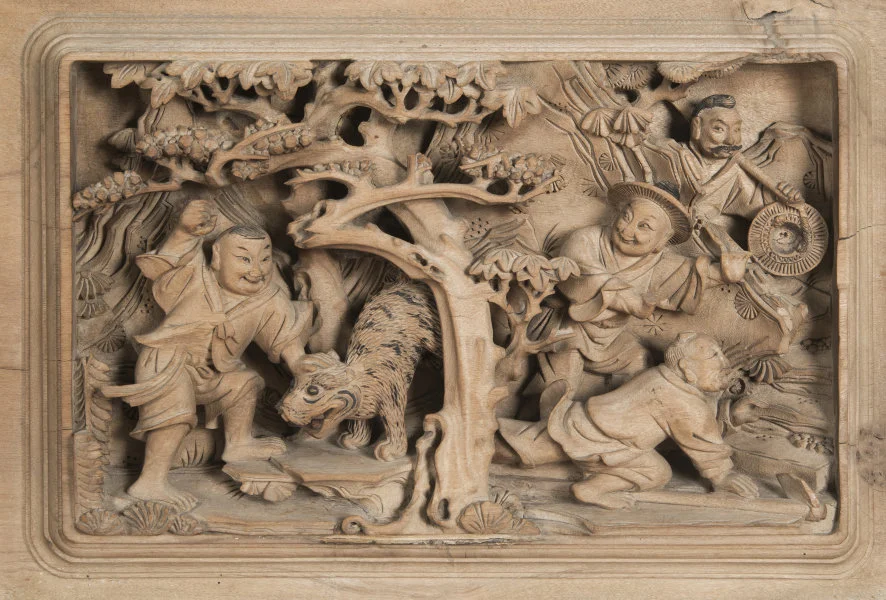 One of Eight Carvings with Figure Scenes Late Qing dynasty or early Republican period Wood H 22.5 x W 34 cm HKU.W.1990.0961 b  Wu Song fighting a Tiger on Jingyang Mountain