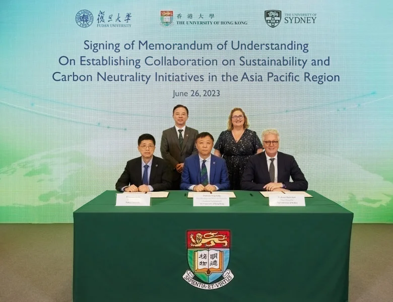 MoU signing witnesses: Professor Xiang Zhang, President and Vice-Chancellor of HKU;  and Professor Kathy Belov, Vice-President (Global and Research Engagement) of U of Sydney Representatives of the three parties in signing (from left): Professor Lei Xu, Vice-President of Fudan U; Professor Peng Gong, Vice-President (Academic Development) of HKU; and Professor Mark Scott, Vice-Chancellor and President of U of Sydney