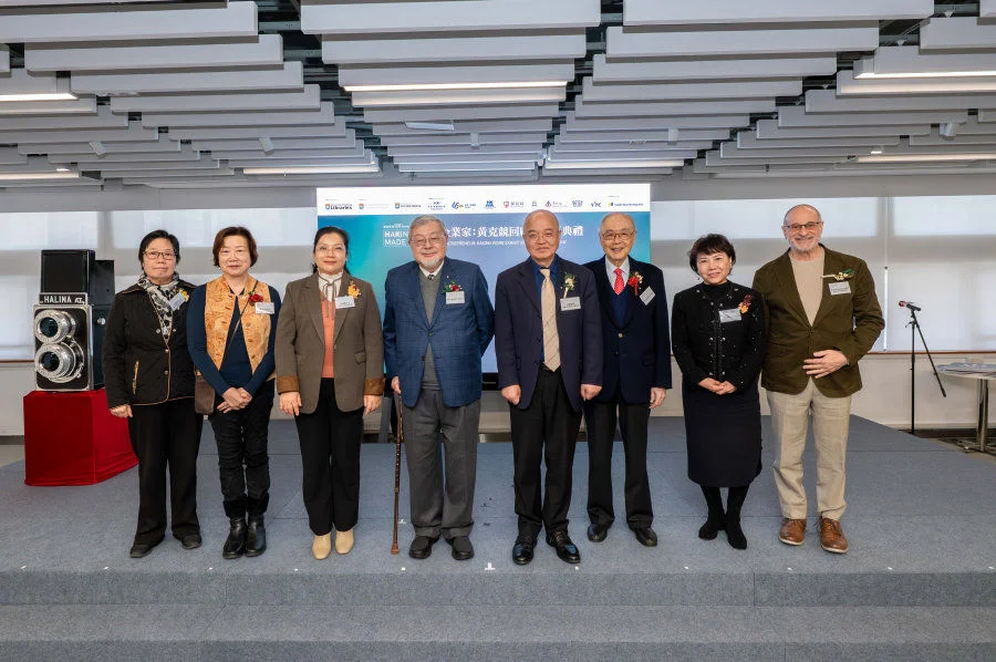 Guest group photo (from left to right) Ms Flora Ng, Chief Information Officer and Director of HKU Libraries; Professor Ruby Yang, Director of the HKU School of Future Media; Ms Shuxian He, Standing Committee Member of the CPC Xinhui District Committee; Mr Herbert Wong, son of Dr Haking Wong; Professor Wang Yang, Vice-President & Pro-Vice-Chancellor (Institutional Advancement) at HKU; Mr Ignatius Wong, son of Dr Haking Wong; Dr Haking Wong’s wife; and Professor David Srolovitz, Dean of HKU Faculty of Engineering.