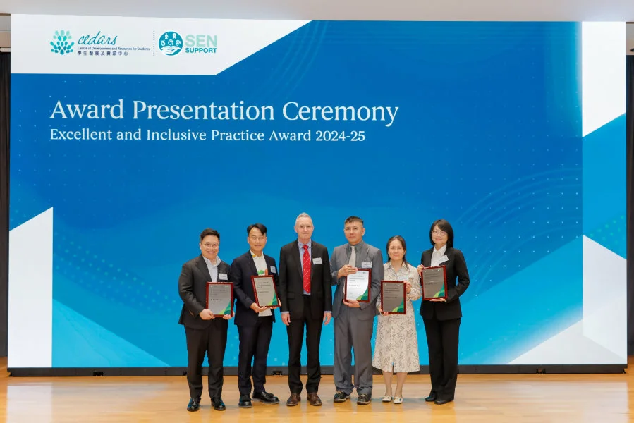 Professor Ian Holliday, Vice-President and Pro-Vice-Chancellor (Teaching and Learning) and the awardees  