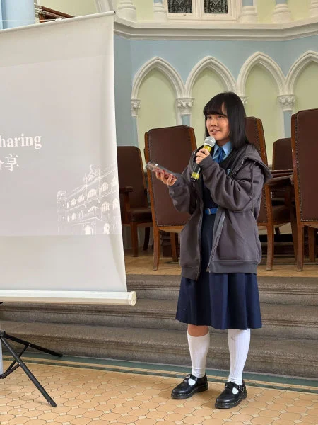 Mentee representative, Angel, expressed sincere gratitude to peer mentors for their guidance and care at the graduation ceremony.  