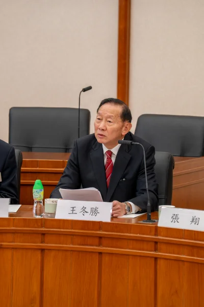 Dr Peter Wong delivered welcoming remarks. 