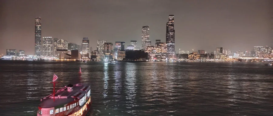 Images of coastal Tsim Sha Tsui taken on March 27, 2021 during the one-hour lights-out event. Image credit: Hong Kong Light Pollution Research Project Team, HKU