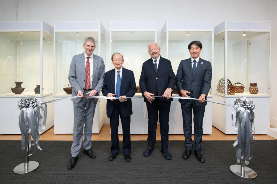 The officiating guests included Dr Florian Knothe, Mr Alfons Knauf, Dr. Simon Kwan and Ambassador Miura Jun (from left to right).  