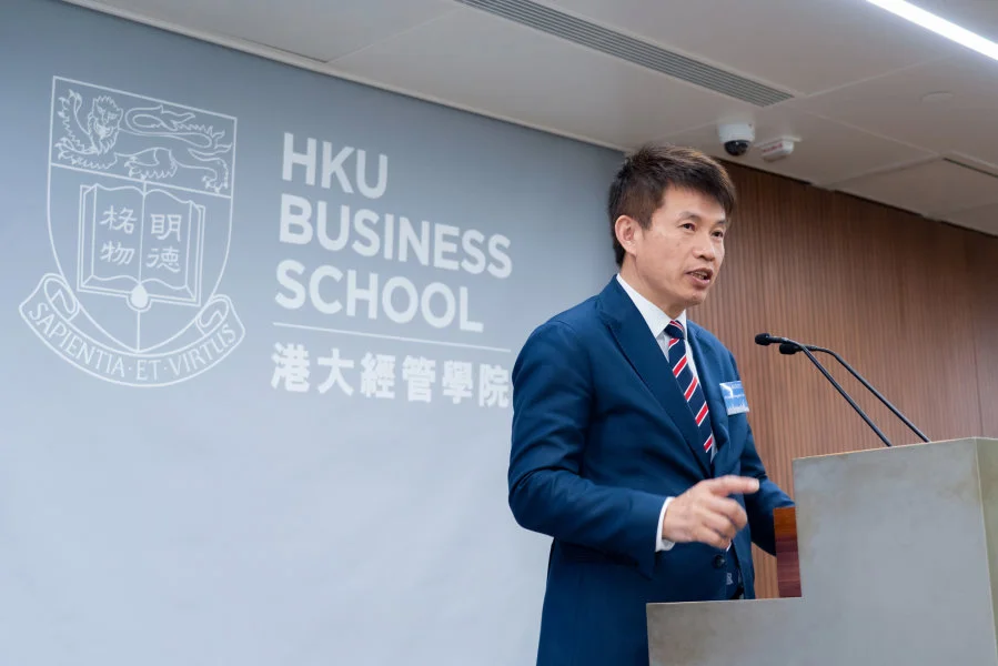 Professor Hongbin CAI, Dean and Chair of Economics, Director of the Institute of China Economy (ICE) of HKU Business School, delivers the welcoming remarks.