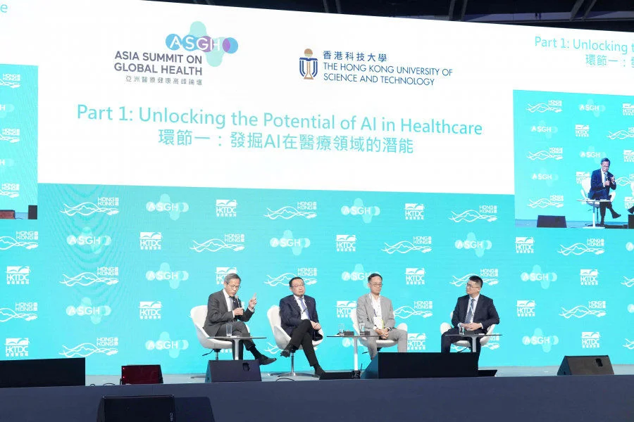 Professor Chak-sing Lau (first left) leads a pivotal session titled ‘Unlocking the Potential of AI in Healthcare’at the Asia Summit on Global Health. The session brought together leading experts, government officials, and industry representatives to discuss the latest developments, ethical challenges and future directions for AI in healthcare.