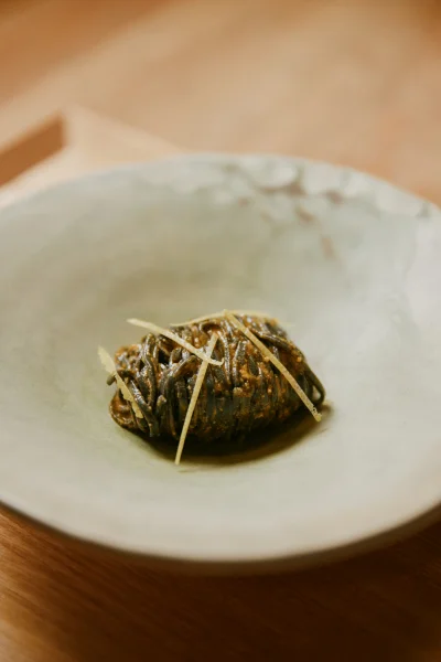 Chef Barry Quek’s “Dry Assam Lemon Noodles” turns the often-overlooked lemon peel into a star ingredient, creating a dish that’s both zesty and sustainable.