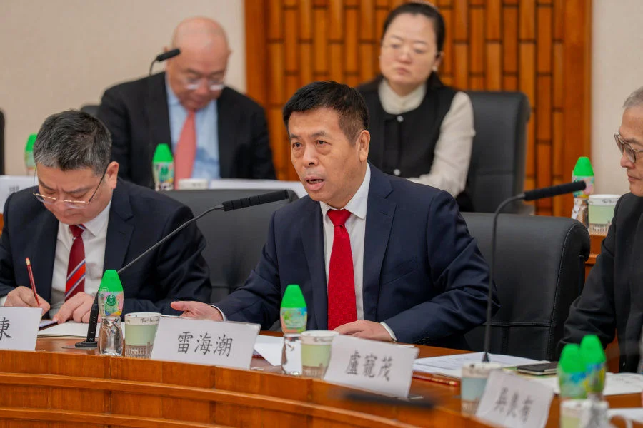 Mr Lei Haichao highly commended HKU’s contributions in talent attraction and cultivation, basic research, and internationalisation. 