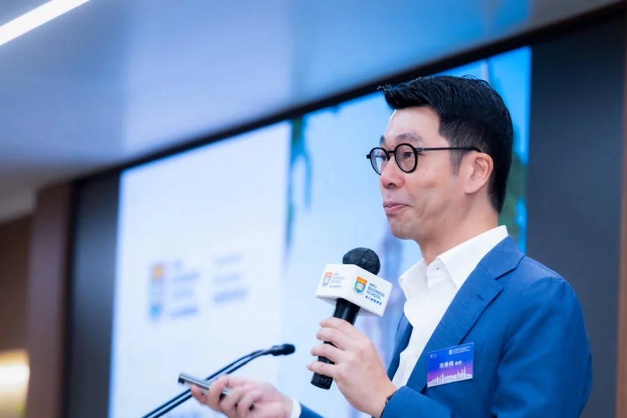 Professor Heiwai TANG, Associate Vice-President of The University of Hong Kong, Associate Dean of HKU Business School and Director of Asia Global Institute, delivers a keynote speech.  