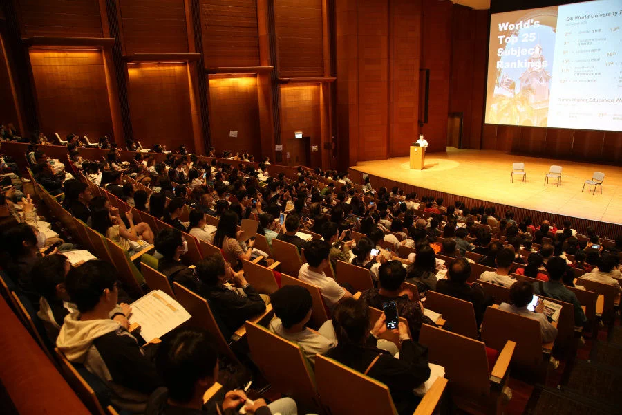 HKU Information Day for Undergraduate Admissions 2025 (IDay) was held today (25 October) on the HKU campus.