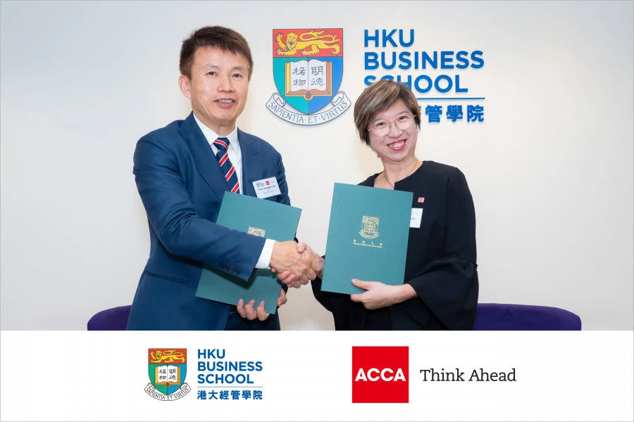 Professor Hongbin Cai, Dean of HKU Business School and Ada Leung, Director of ACCA China at the third MoU Signing Ceremony.  