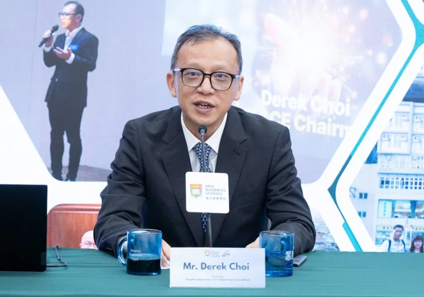 Mr. Derek CHOI, Chairman of Hong Kong Association for Customer Service Excellence, delivers remarks.