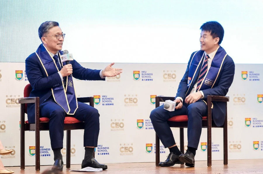 (From left) Prof. Harry Shum, Council Chairman of Hong Kong University of Science and Technology and Foreign Member of U.S. National Academy of Engineering and Prof. Hongbin Cai, Dean and Chair of Economics, Director of Institute of China Economy, HKU Business School, engage in an epic dialogue titled “Technology, Business, and Individual in the Waves of AI.”