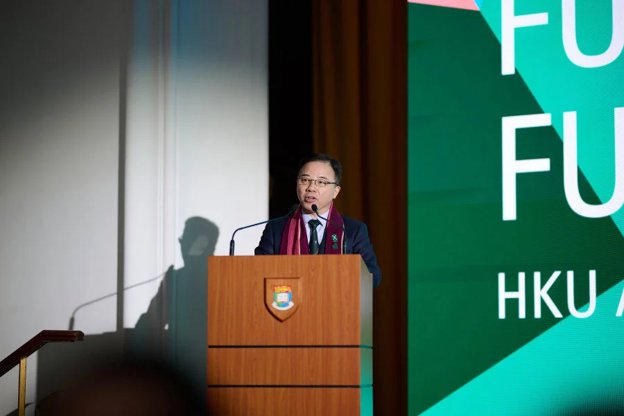 Professor Xiang Zhang extended a warm welcome to the returning alumni and friends.