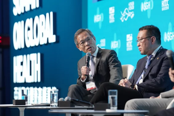 HKUMed experts explore the future of AI-driven healthcare 
at Asia Summit on Global Health