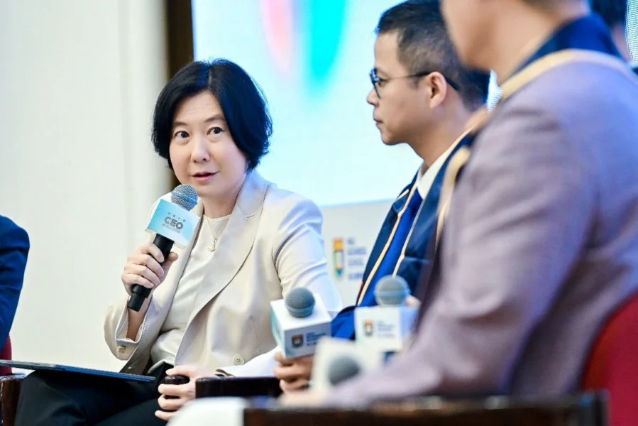 Ms. Alpha Lau (first from left), Director-General of Investment Promotion, Invest Hong Kong, HKSAR Government; participates in the epic dialogue titled “Strategies of Chinese Enterprises Going Overseas”.