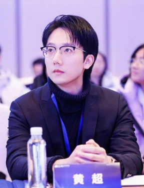 HKU computing and data science team develop breakthrough 
“ Auto-Deep-Research” personal AI research assistant