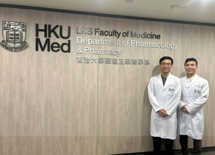 HKUMed study highlights that walking speed is an important marker of physiological resilience related to cancer risk. Pictured are Professor Cheung Ching-lung (right) and Dr Jonathan Mak Ka-long.  