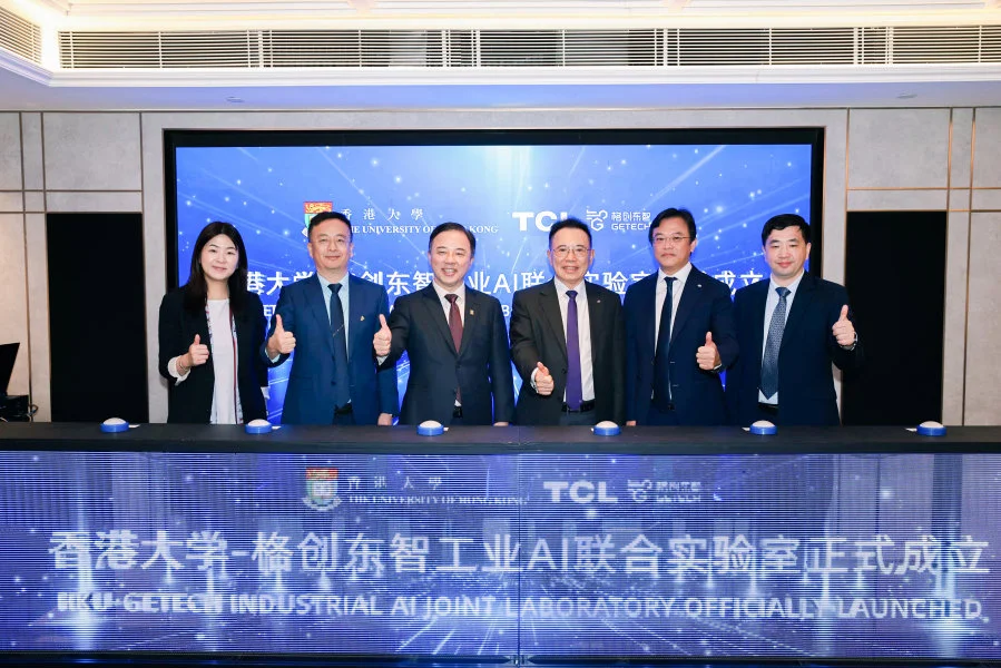 ) (From left) Professor Stephanie Ma, Associate Vice President of HKU, Professor Max Shen, Vice President of HKU, Professor Xiang Zhang, President of HKU, Mr Dongsheng Li, Chairman of TCL, Mr Jun He, President of TCL Industrial and CEO of GETECH, Dr. Dahai Yu, CEO of the Hong Kong R&D Center, TCL Industrial Research Institute  